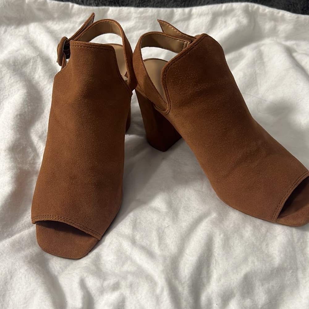 Banana Republic chunky heels